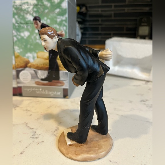 Weddingstar porcelain bride and groom cake topper - Picture 9 of 13